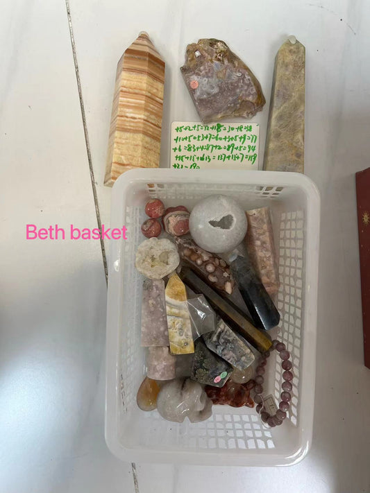 Beth basket from selina